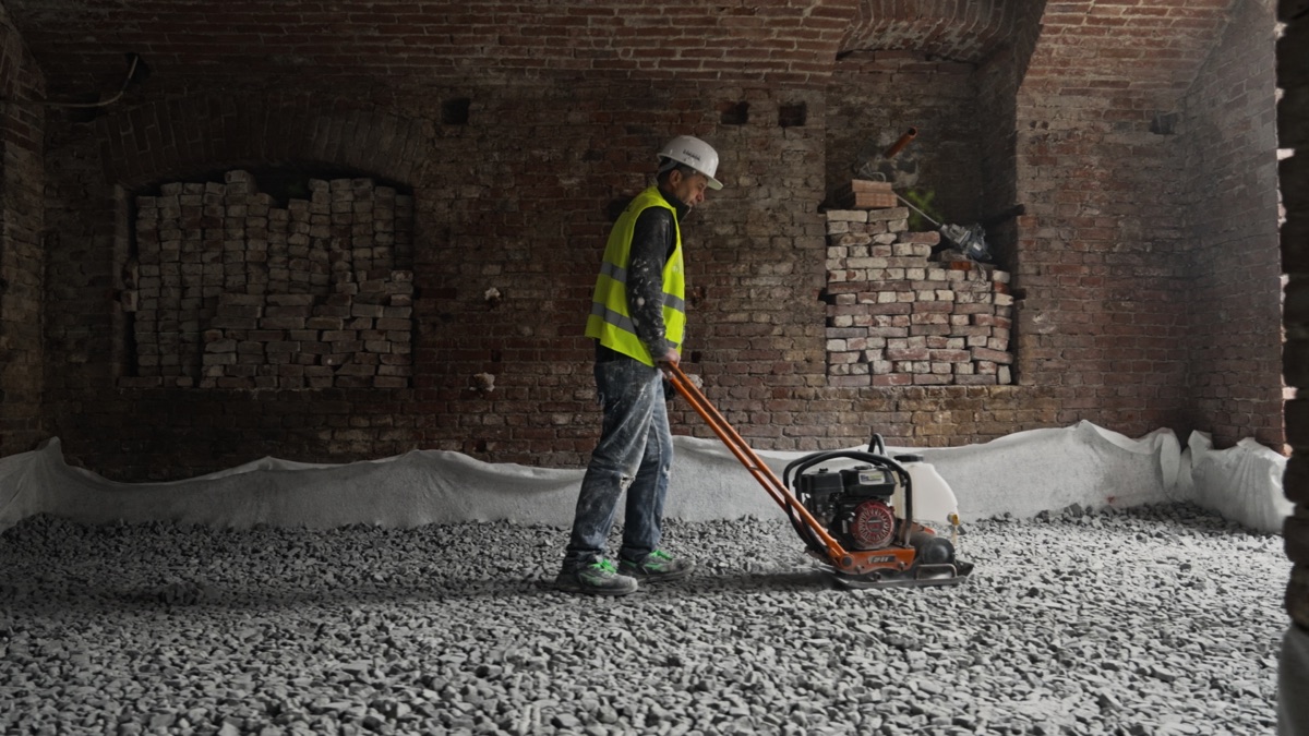 Lavorazioni in un cantiere di recupero edilizio