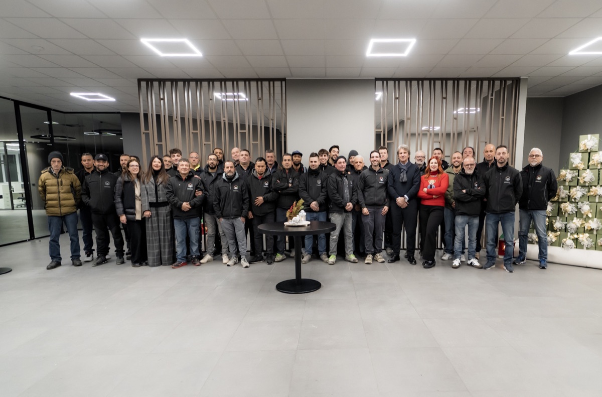 La squadra di Gruppo Cogedil nella sede aziendale